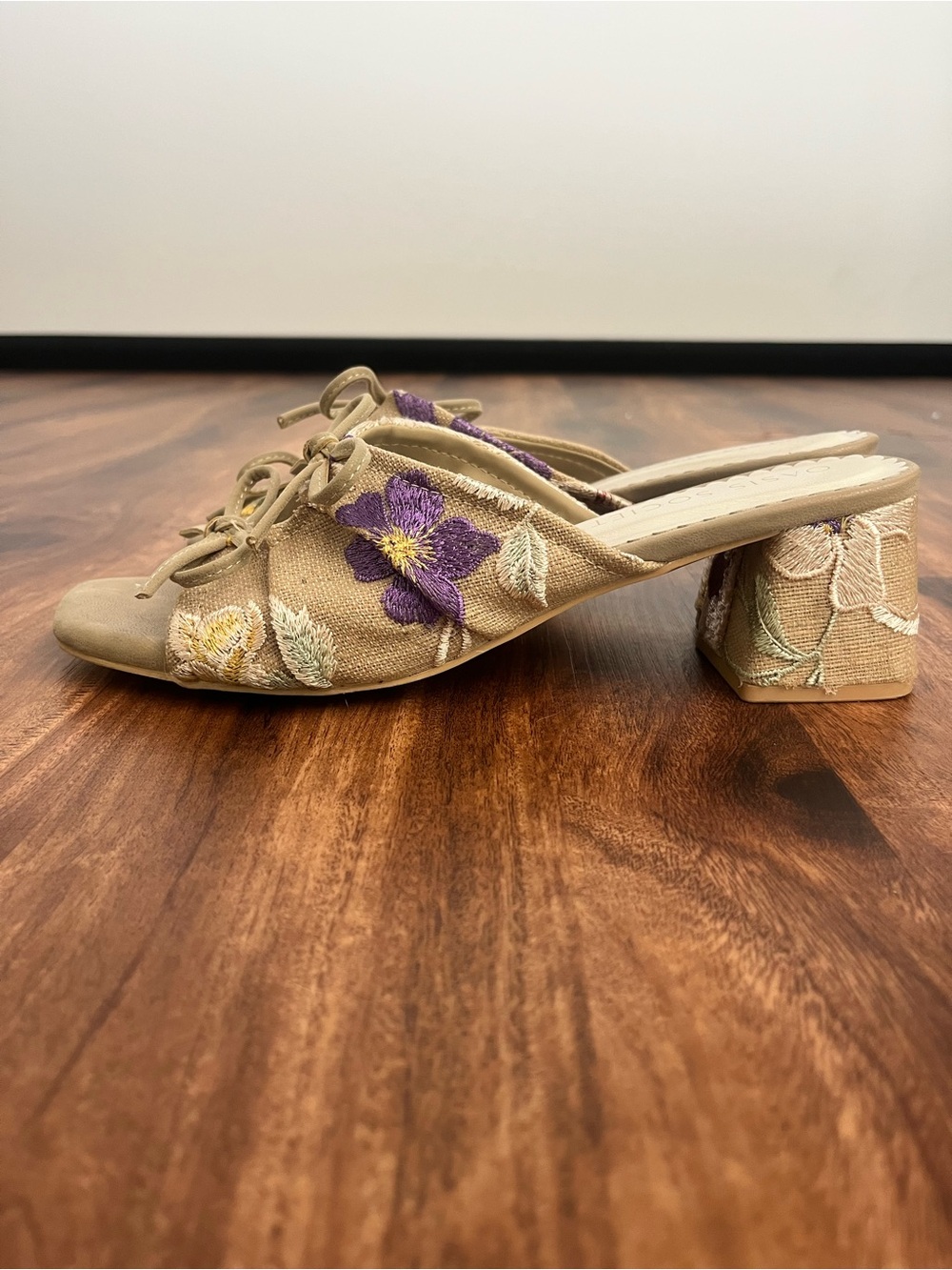 Embroidered Beige Floral Lace-Up Block Heel Mule